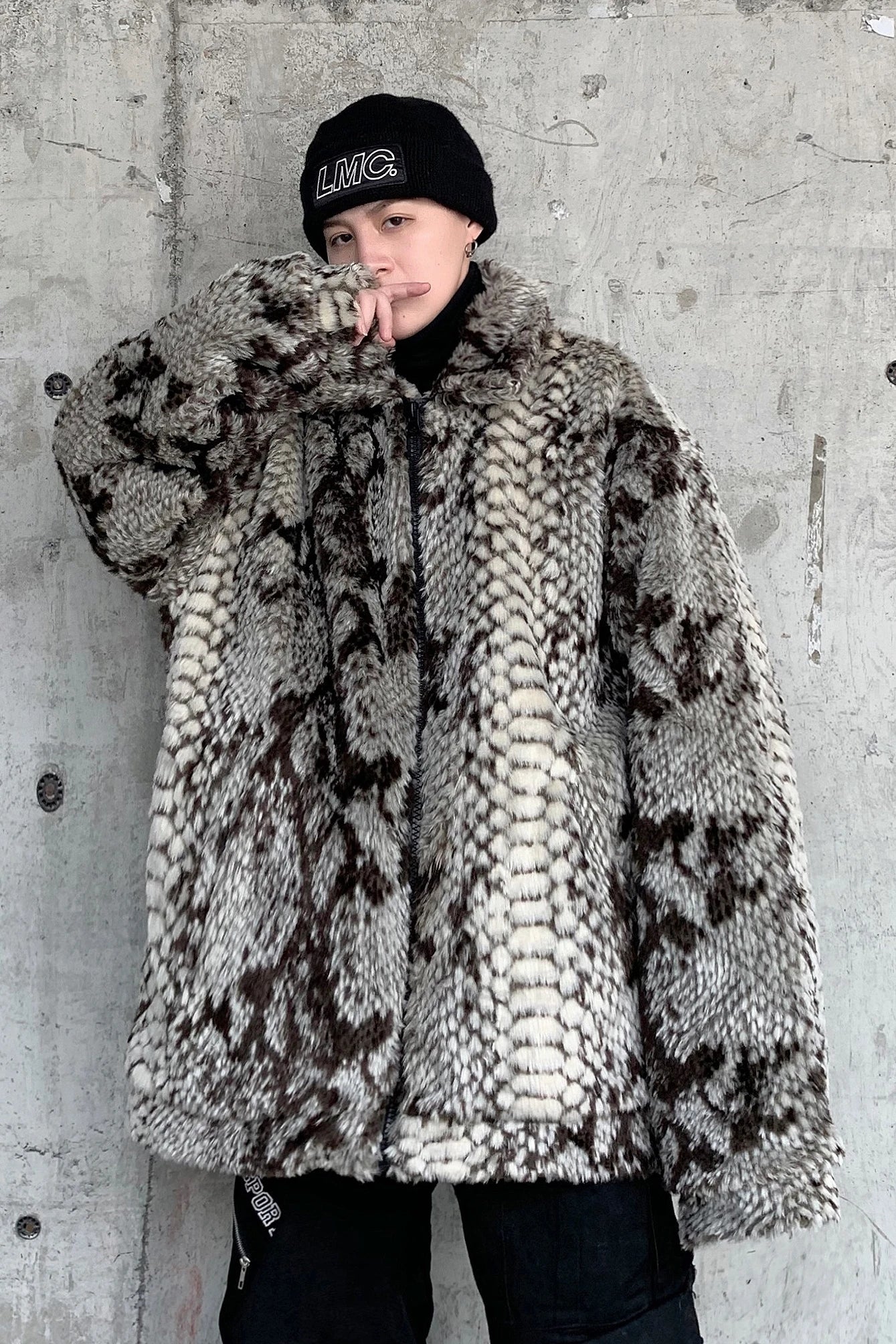 Hearujoy winter streetwear fashion hip-hop new snake print imitation fur plush warm cotton jacket male Korean long-sleeved Outerwear