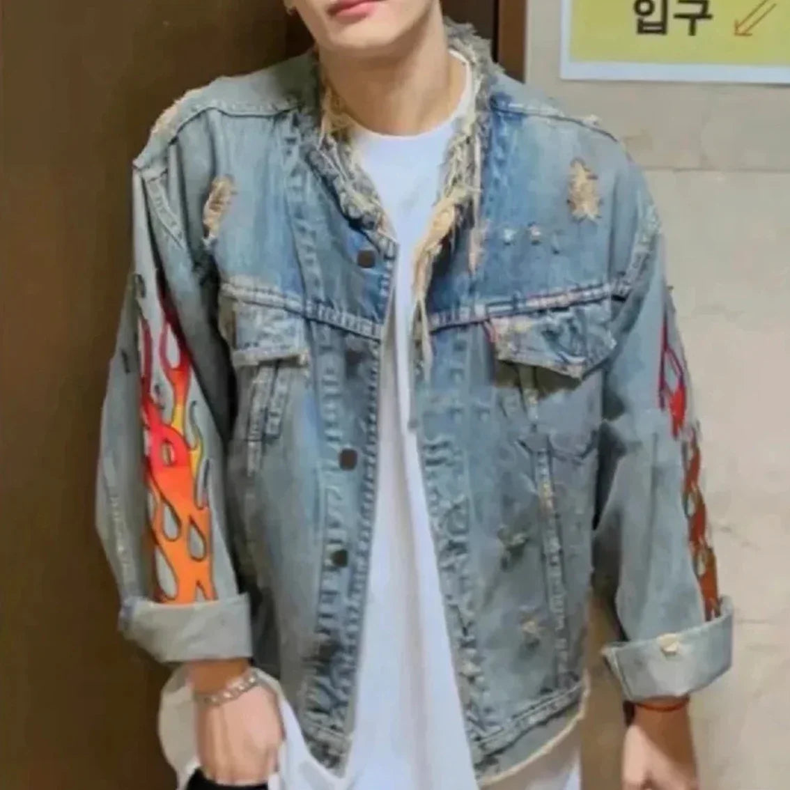 Hearujoy High Street Cleanfit Ripped Flame Embroidery Hole Washed Blue Denim Jackets Men and Women Vintage Frayed Baggy Jeans Coat