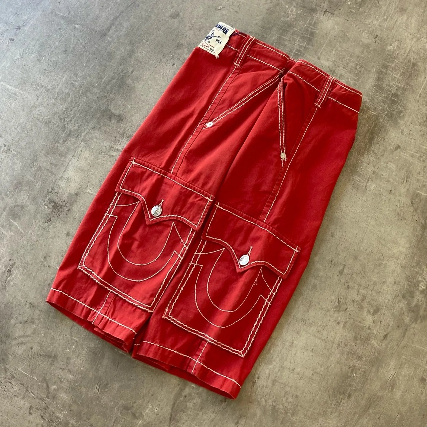Hearujoy Y2K New Line Embroidered Red Denim Mid Pants American Retro Gothic Jeans Men Street Hip Hop Harajuku Punk Loose Wide Legs Shorts