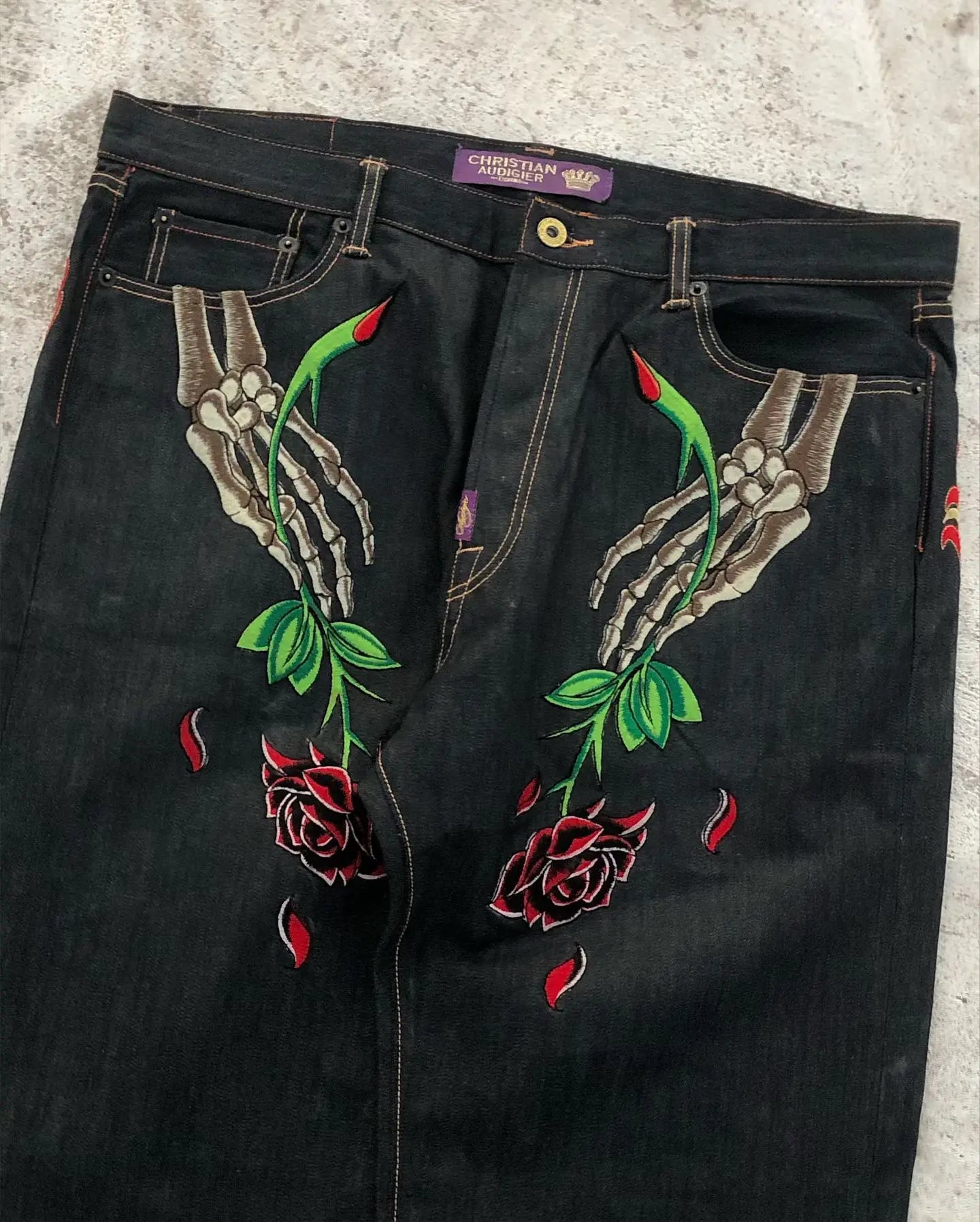 Hearujoy Goth Hip Hop Oversized Skull Embroidery Pattern Y2k Baggy Jeans New Men and Women Straight Black Jeans Retro Casual Denim Pants