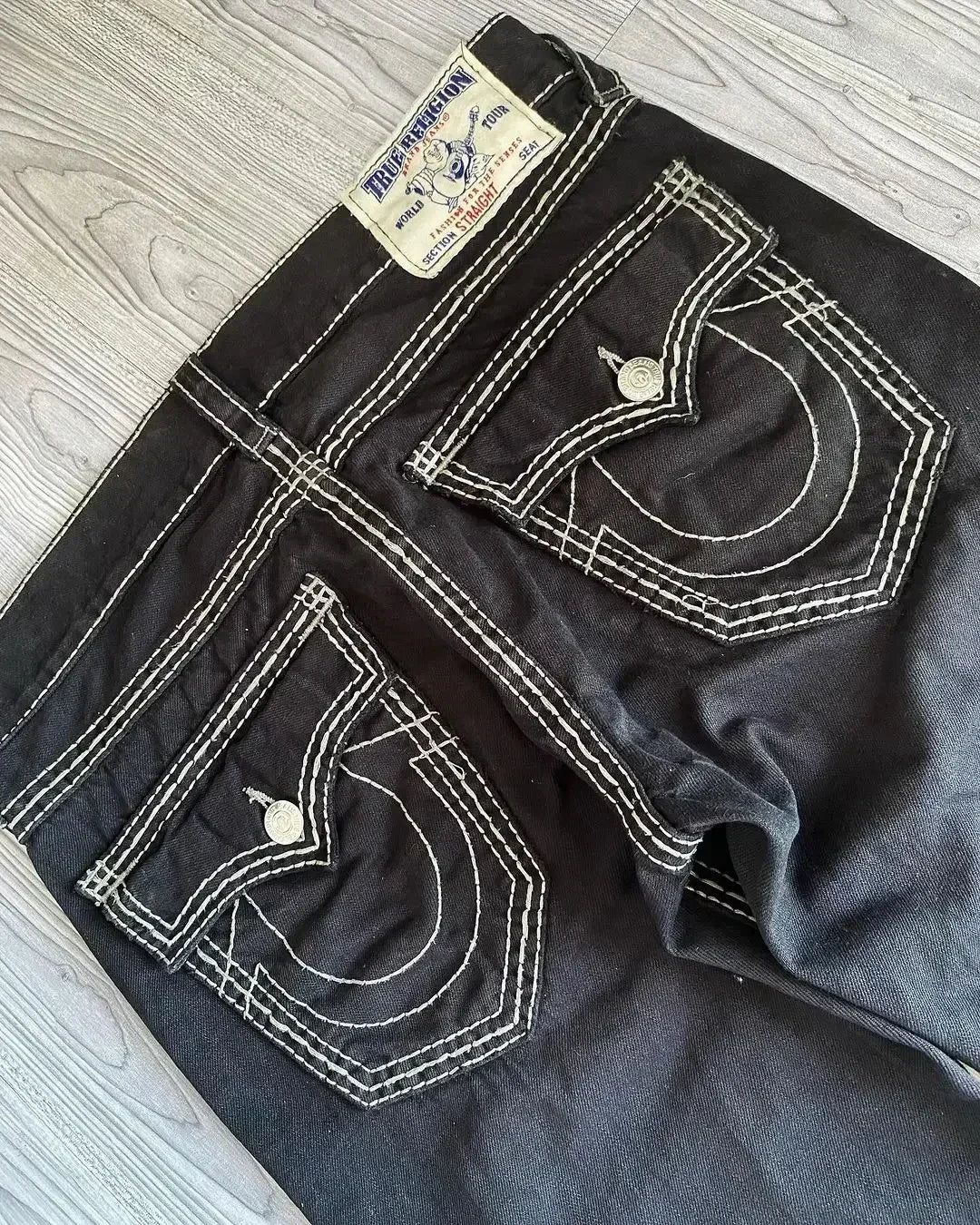 Hearujoy Y2K New Line Embroidered Red Denim Mid Pants American Retro Gothic Jeans Men Street Hip Hop Harajuku Punk Loose Wide Legs Shorts