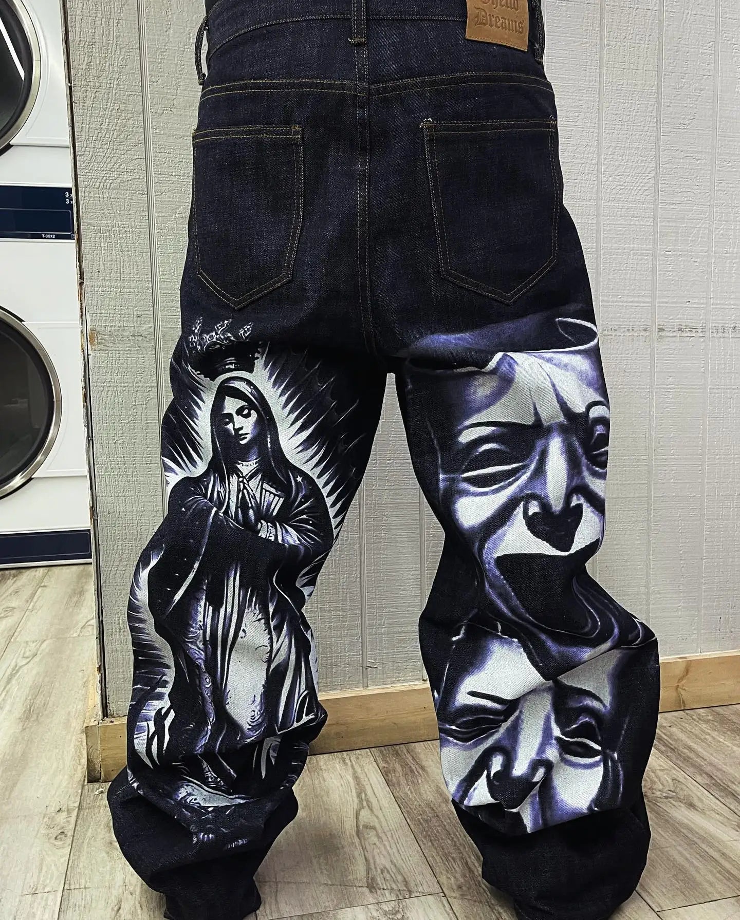 Hearujoy Goth Graphic Letter Embroidered Jeans Y2K Harajuku Hip Hop Vintage Baggy Jeans Mens Womens High Waist Straight Wide Trousers